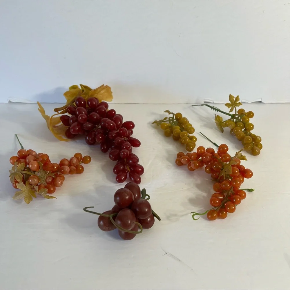 Vintage Plastic and Rubber Grape Bunches Fruit Bowls Decor Arts and Crafts
